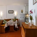 Sun Deck Jardim Apartment